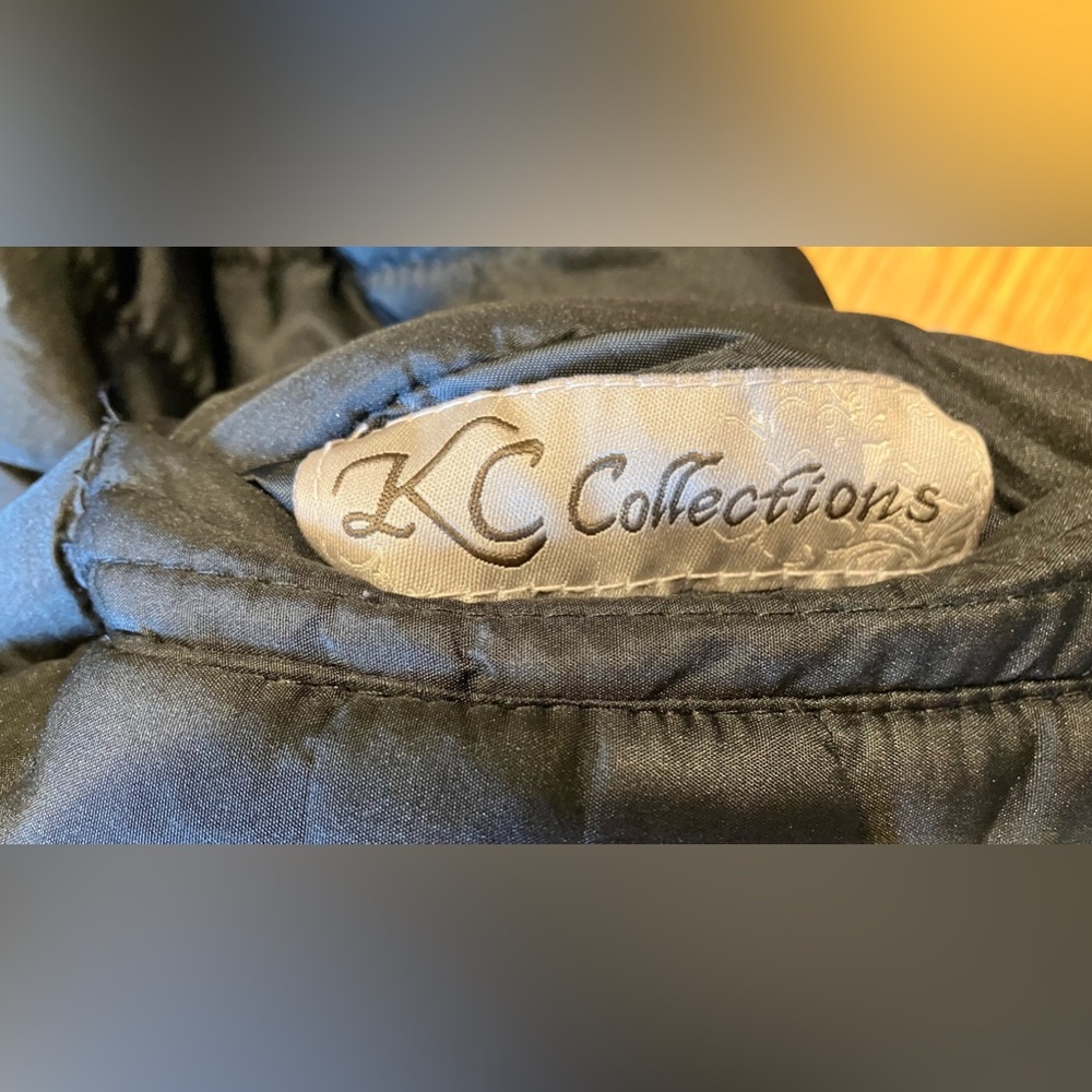 KC Collections Reversible Vest, Sz. XL, Black w/ Gray Black Faux Fur - Picture 5 of 11